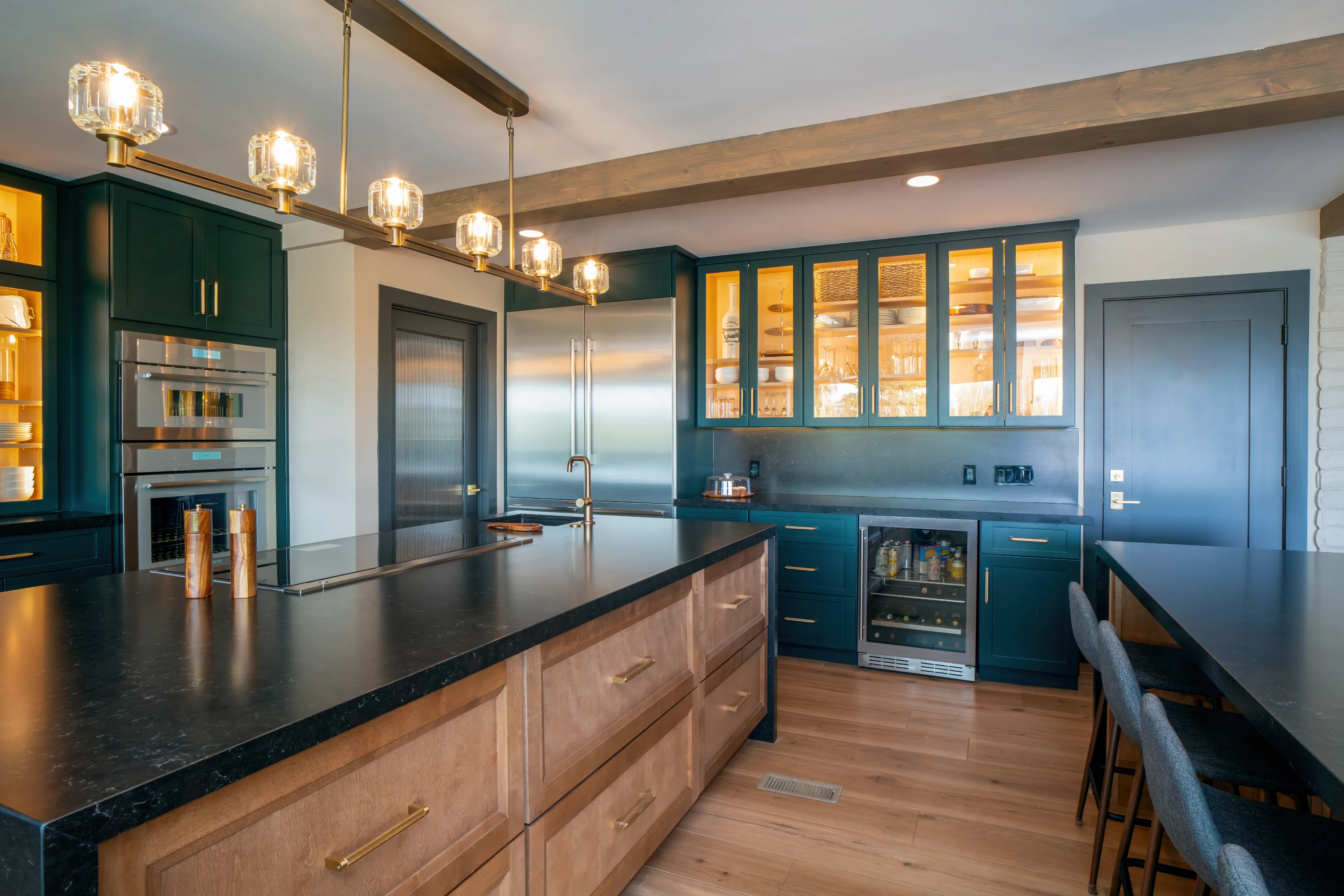 Side view of the kitchen