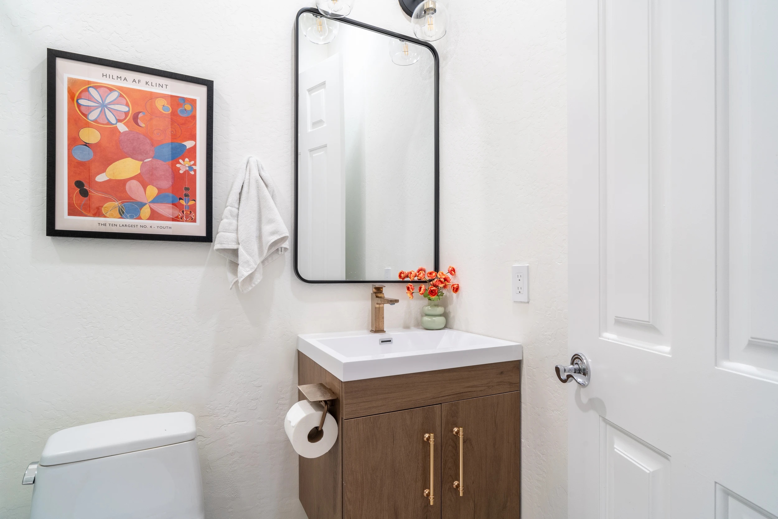 Guest bathroom vanity